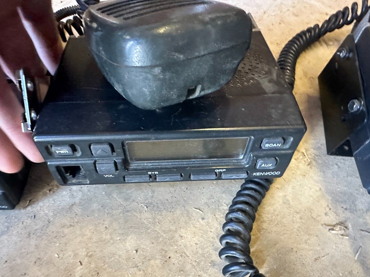 #35585-•-lot-of-(10)-kenwood-radio-transceivers-image-21