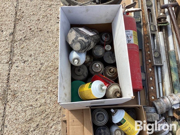 cylinder-stops,-fire-extinguisher,-saw,-level,-miscellaneous-items-image-15