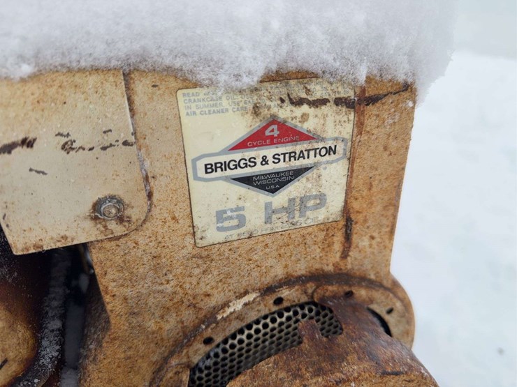 gas-powered-log-splitter-image-7