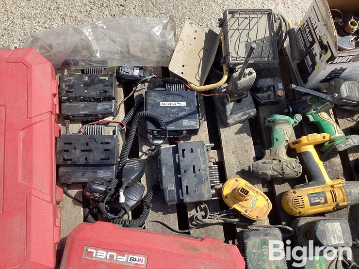 private-band-radios,-jd-impact-wrench,-dewalt-impact-wrench-image-16