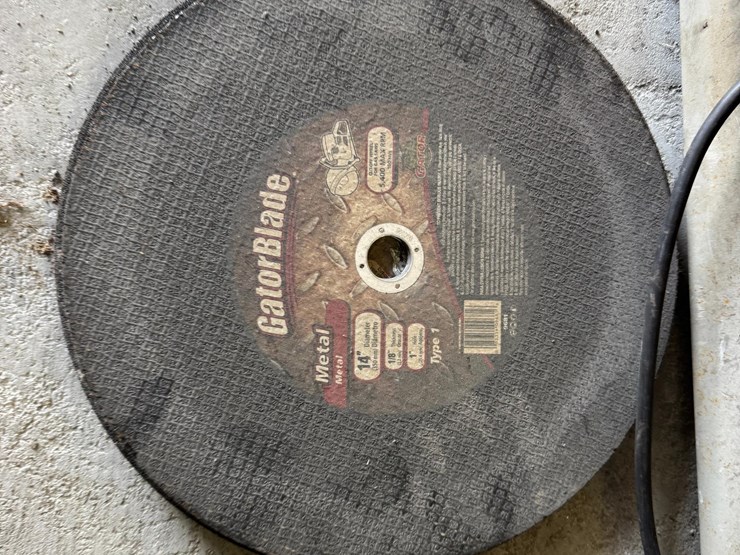 dewalt-chop-saw-image-15