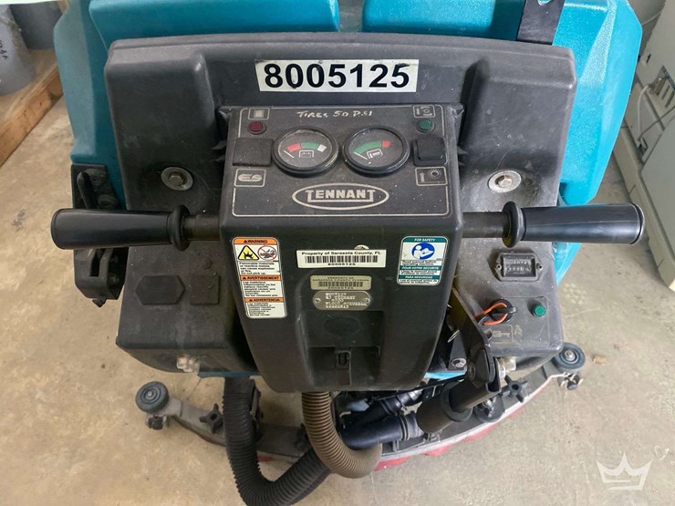 tennant-m5700-electric-floor-scrubber-image-5