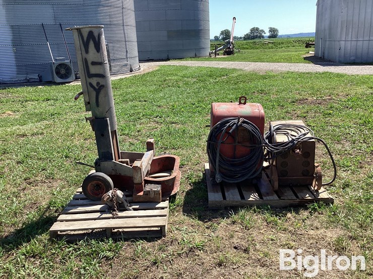 gray-air-lift-jack-&-welder-image-6