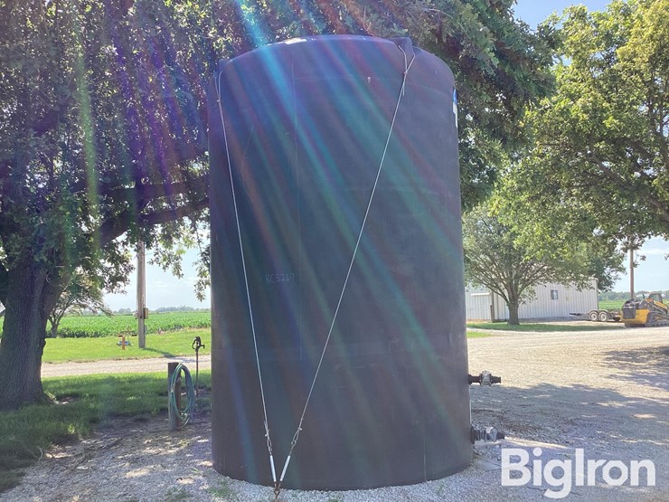 5,000-gal-poly-tank-w/-fittings-image-6