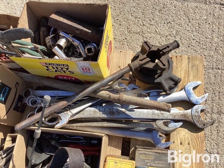 large-end-wrenches,-sockets,-o-ring-kits,-miscellaneous-tools-&-hardware-image-11