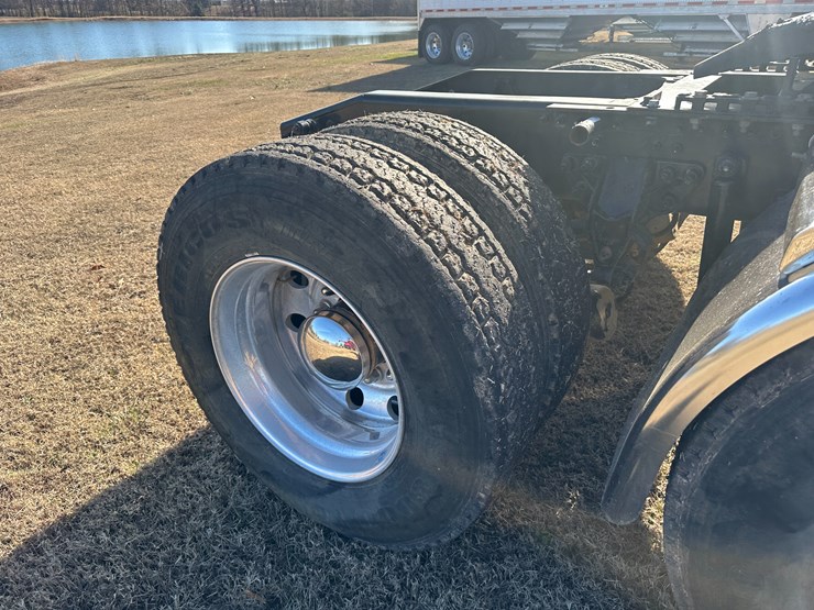 #35229-•-2013-mack-chu-t/a-daycab-truck-tractor-image-11