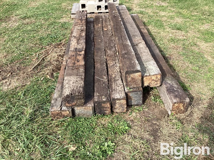 10'-railroad-ties-&-half-concrete-blocks-image-11