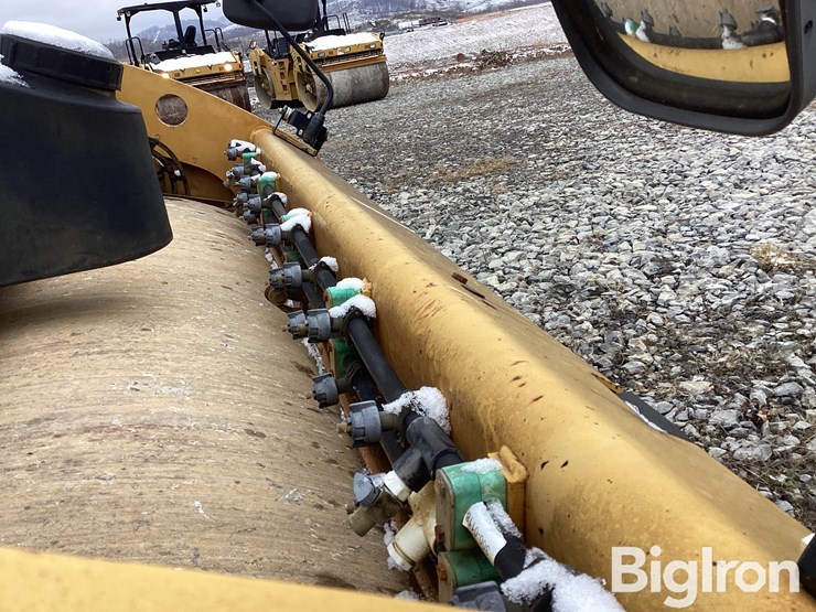 caterpillar-cb64-image-16