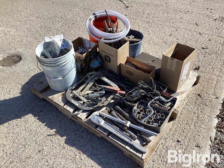 wrenches,-sockets,-miscellaneous-tools-&-hardware-image-1