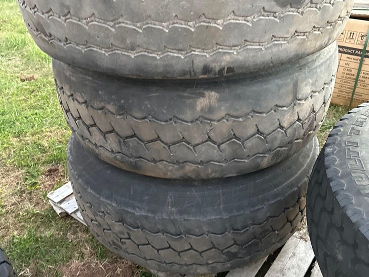 (3)-425/65r22.5-tires-image-1