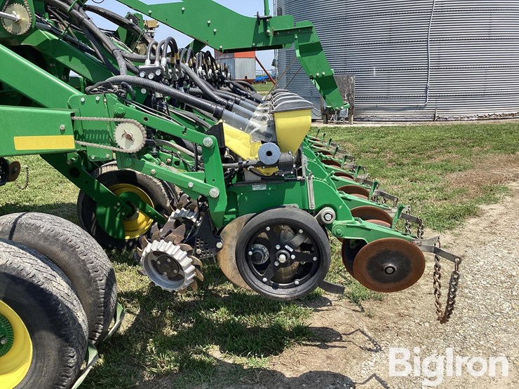 2012-john-deere-1790-image-19