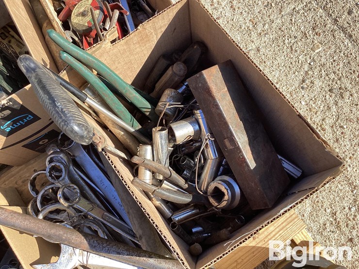 large-end-wrenches,-sockets,-o-ring-kits,-miscellaneous-tools-&-hardware-image-13