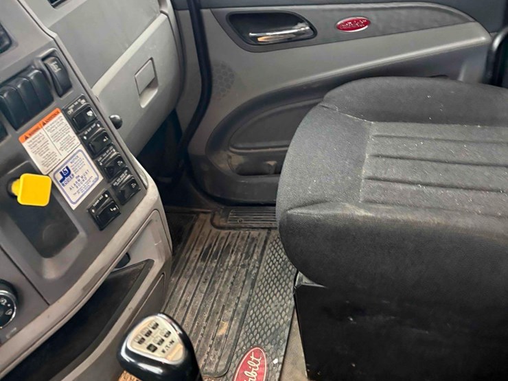 peterbilt-567-image-20