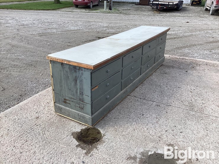 work-bench-w/-drawers-image-3