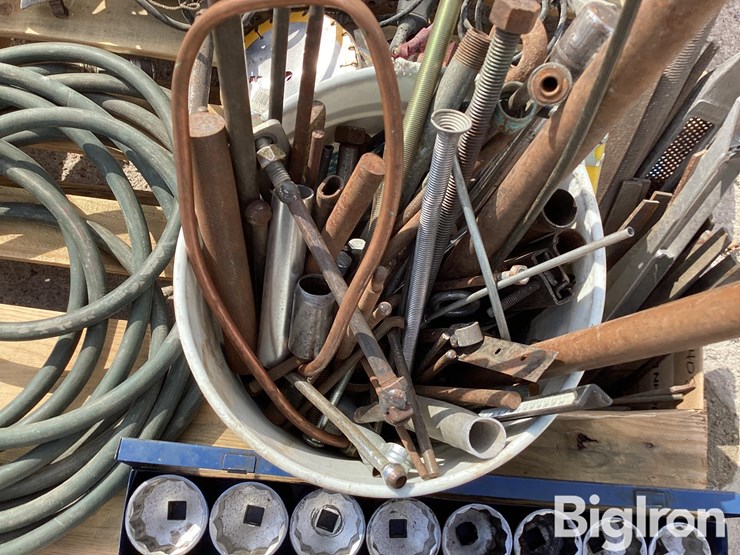 3/4-socket-set,-sander,-saw,-files-&-miscellaneous-tools-image-18