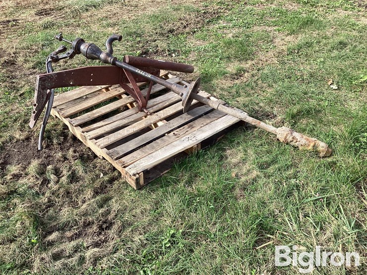 3-pt-ripper-&-antique-water-hydrant-image-8