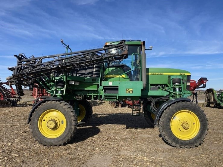 john-deere-4700-image-1