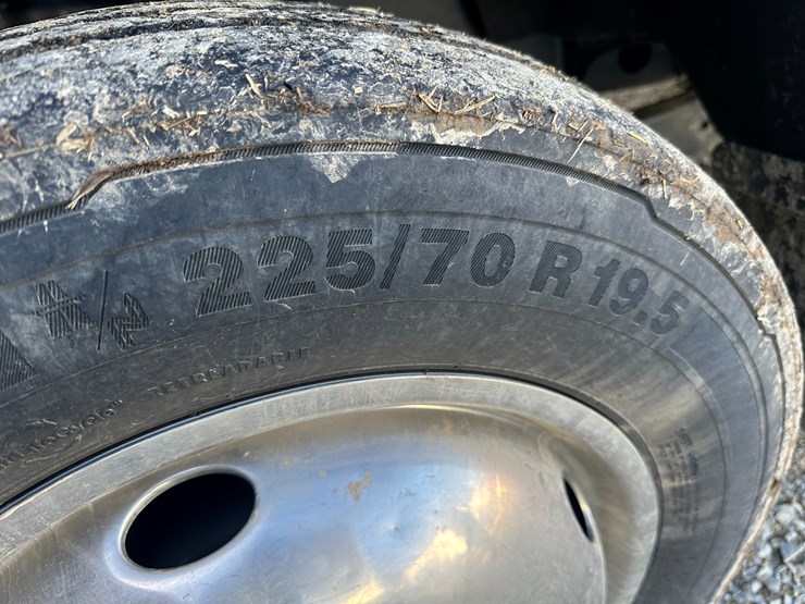 ford-f450-xl-image-8