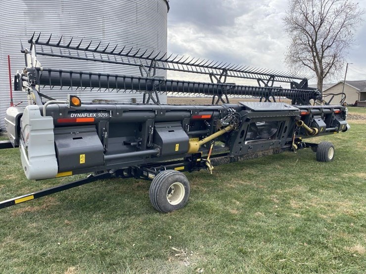 gleaner-30’-draper-head-image-4