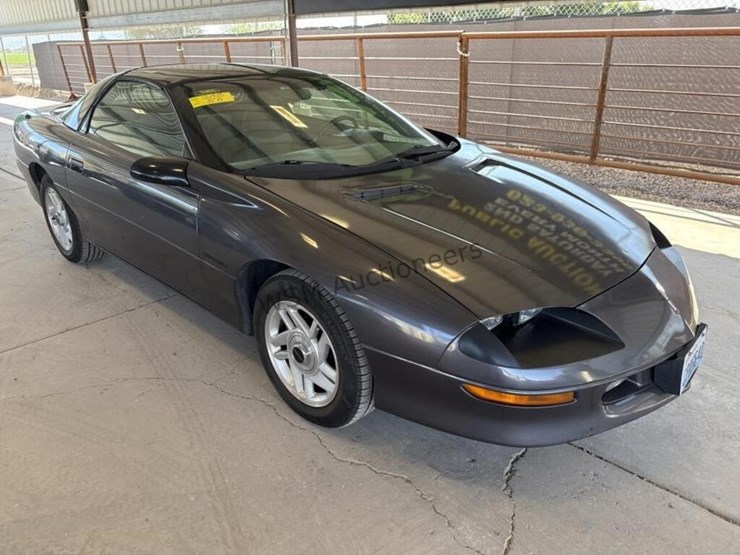 1994-chevrolet-camaro-hatchback-image-2