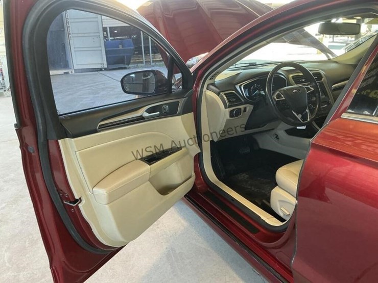 2015-ford-fusion-hybrid-sdn-image-23