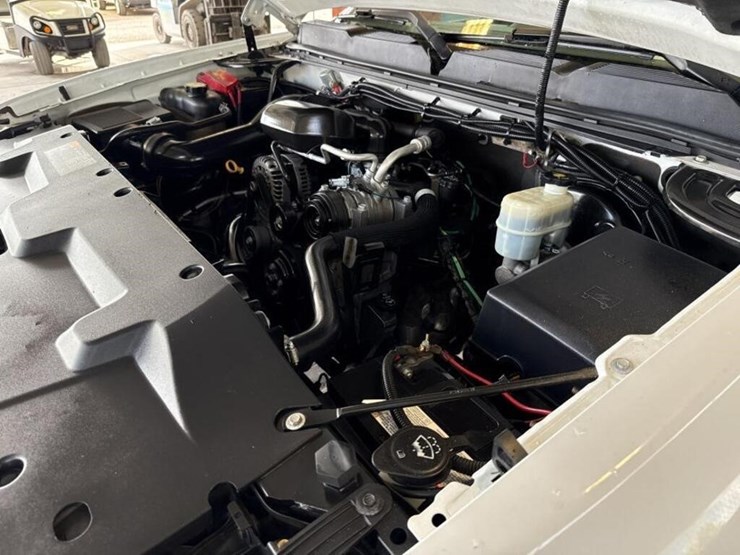 2012-chevrolet-silverado-1500-image-16