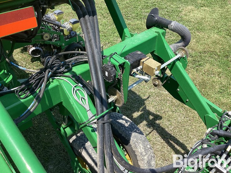 2012-john-deere-1790-image-11