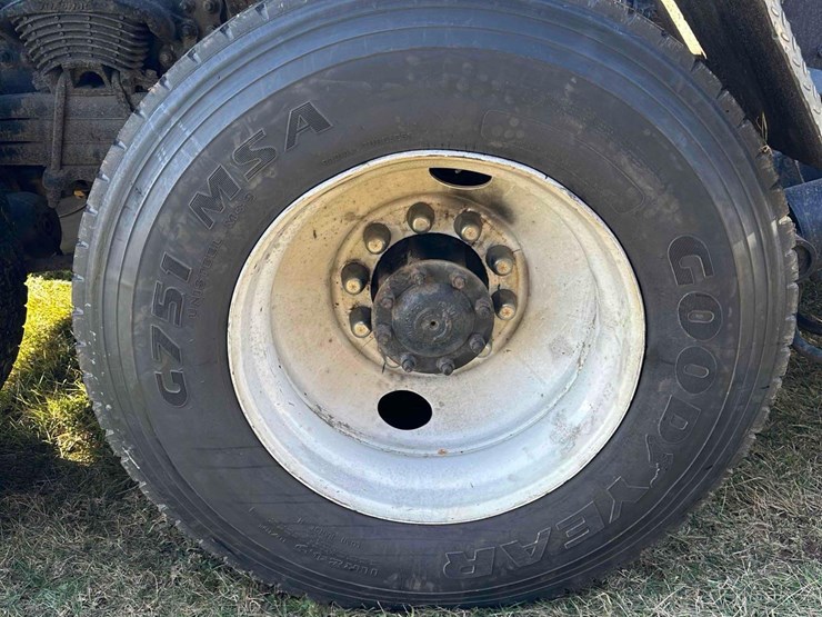 2006-freightliner-business-class-roll-off-image-10