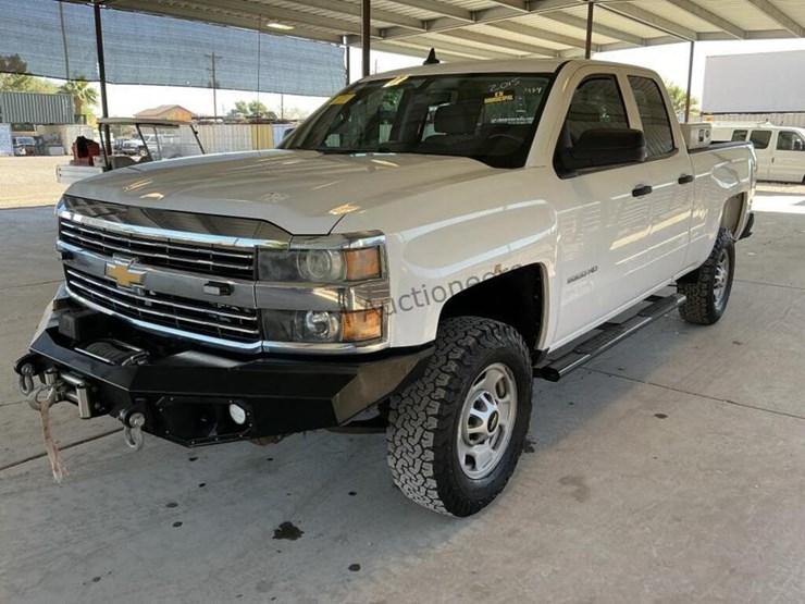 2015-chevrolet-silverado-2500hd-image-4