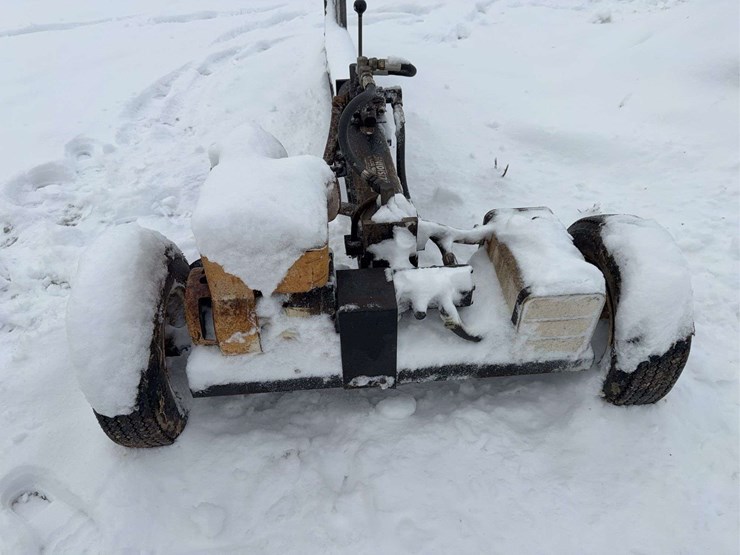 gas-powered-log-splitter-image-8