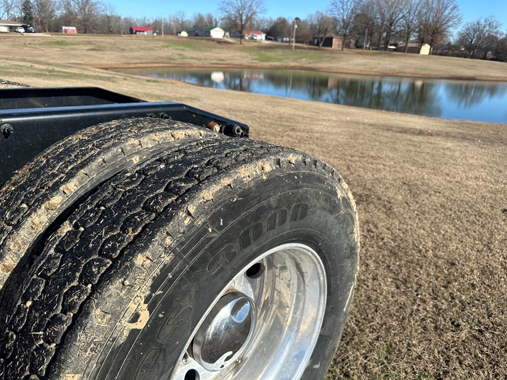 #35229-•-2013-mack-chu-t/a-daycab-truck-tractor-image-6