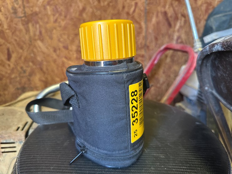 #35228-•-john-deere-sw5300-grain-moisture-tester-image-2