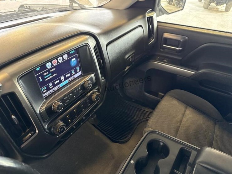 2019-chevrolet-silverado-1500-image-23