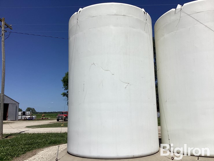 poly-tanks-w/-pump-&-electric-motor-image-15