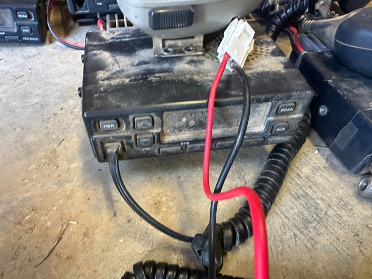 #35585-•-lot-of-(10)-kenwood-radio-transceivers-image-16