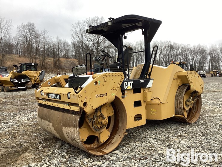 caterpillar-cb64-image-1