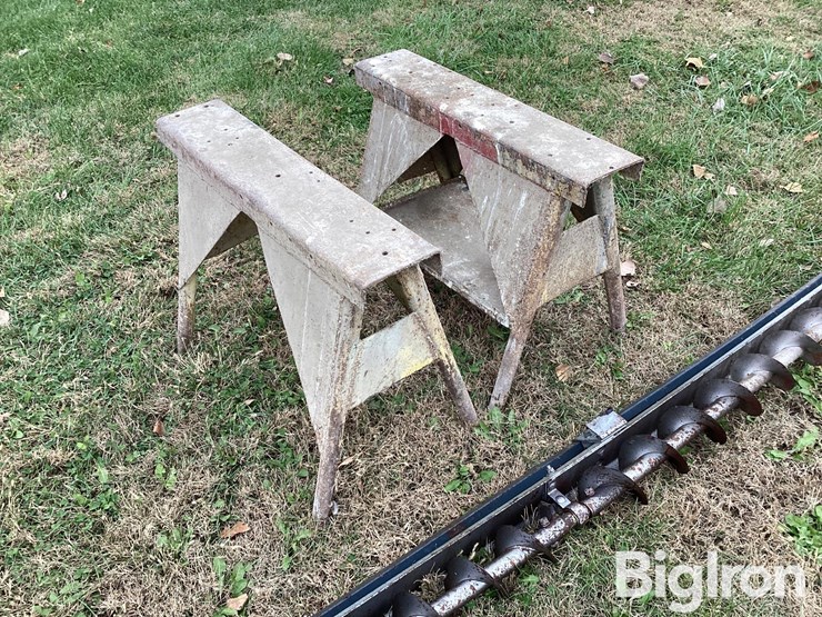 sweep-auger,-metal-saw-horses,-fan-image-15