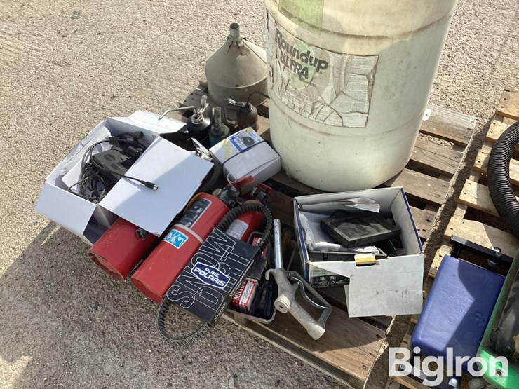 cab-cams,-creepers,-vacuum-&-miscellaneous-items-image-12