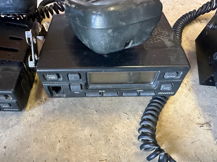 #35585-•-lot-of-(10)-kenwood-radio-transceivers-image-22