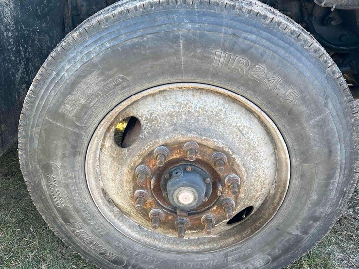 2006-freightliner-business-class-roll-off-image-5