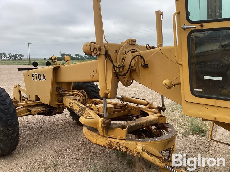 john-deere-570-image-12