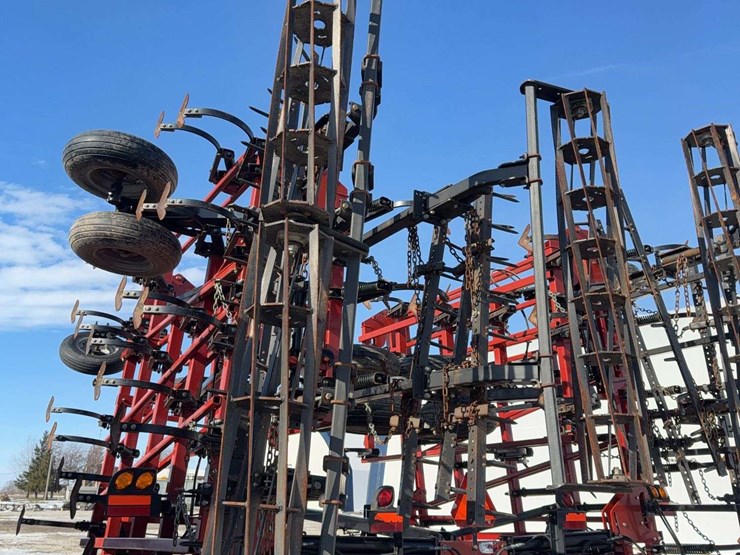 2014-45'-cih-field-cultivator-image-6