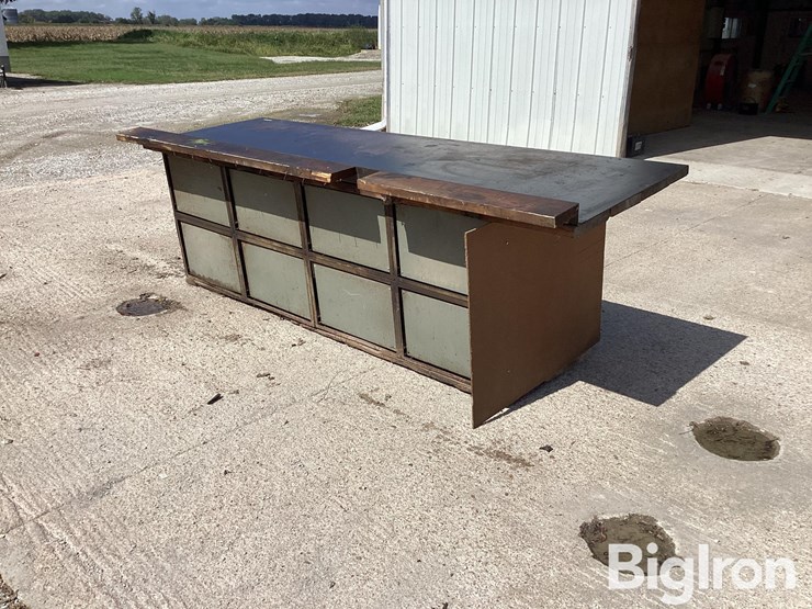 metal-work-bench-w/-8-drawers-image-5
