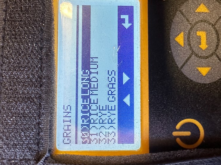 #35228-•-john-deere-sw5300-grain-moisture-tester-image-4