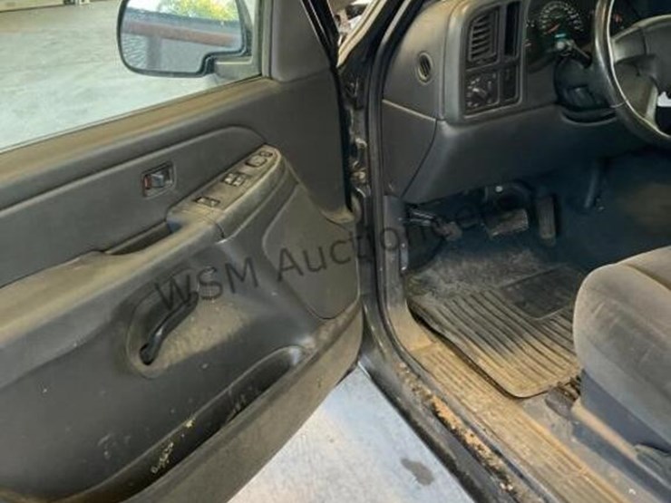 2004-chevrolet-silverado-1500-image-25