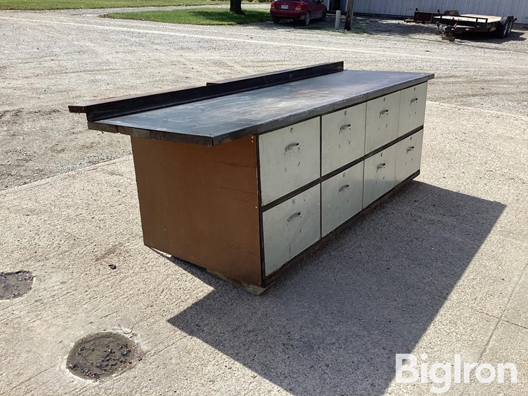 metal-work-bench-w/-8-drawers-image-3