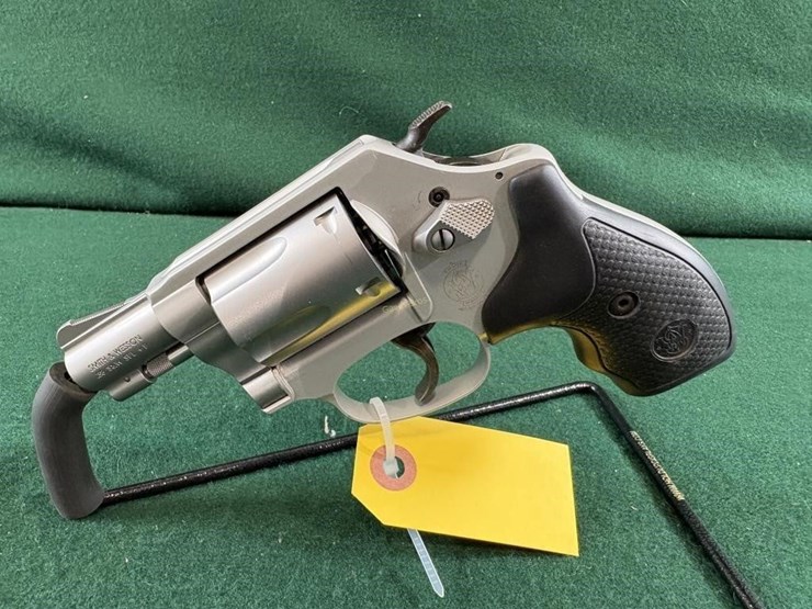 smith-&-wesson-airweight-38-&w-+-spl-revolver-image-4