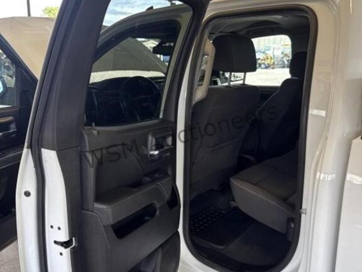 2019-chevrolet-silverado-1500-image-29