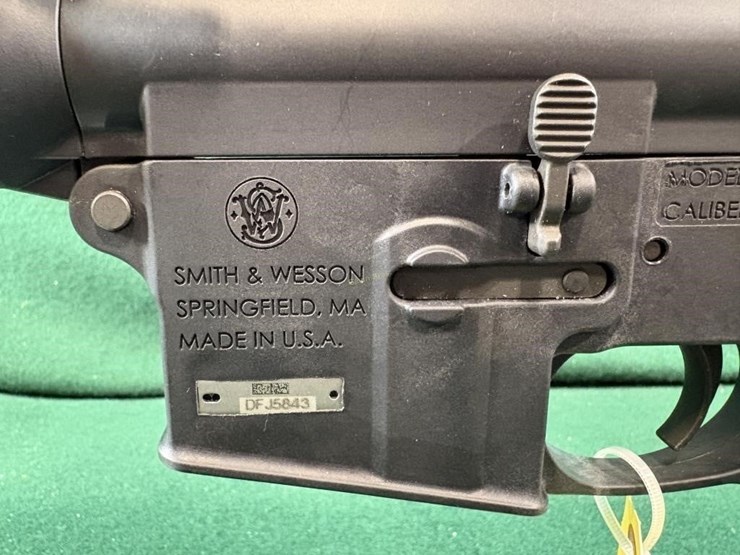 smith-&-wesson-m&p-15-22-22lr-rifle-image-13