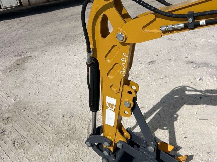 unused-2024-agt-h15-mini-excavator-image-15